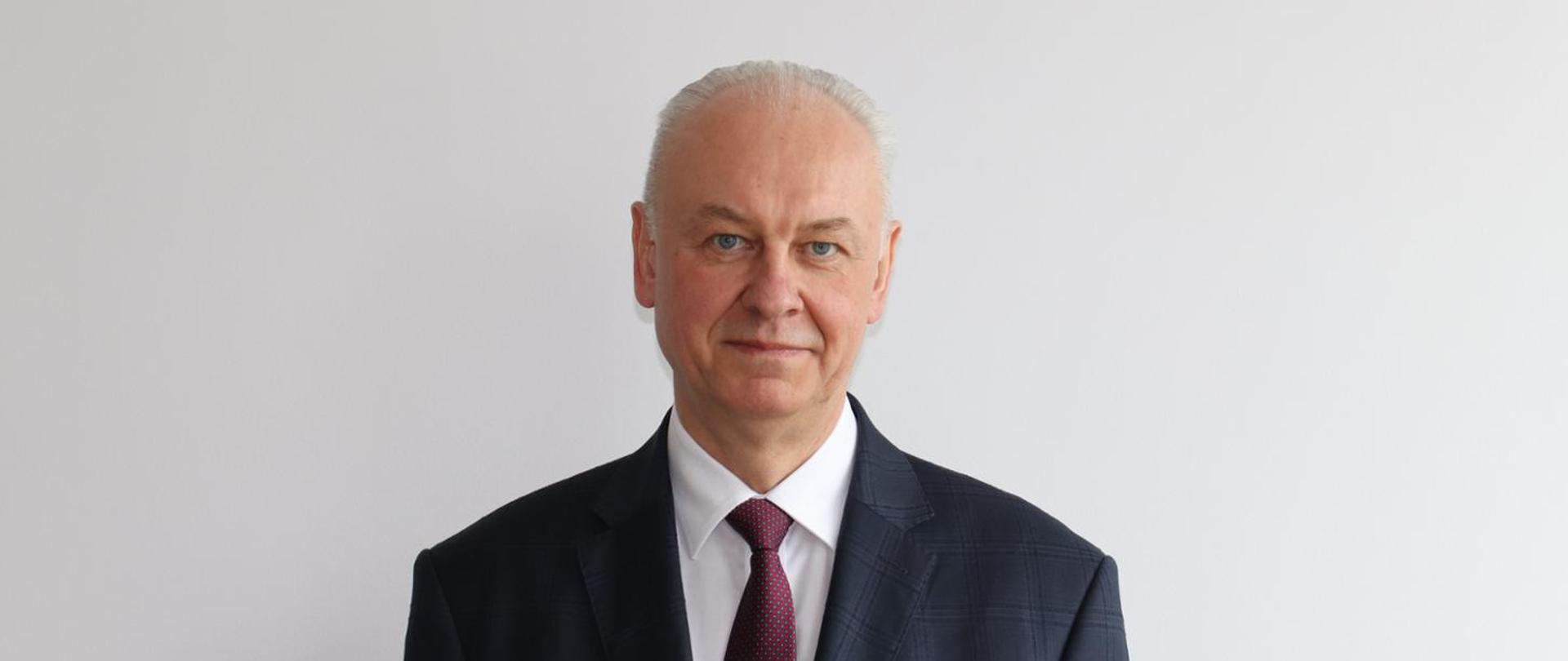 portret photo of a man - Chief Inspector of Plant Helath and Seed Inspection