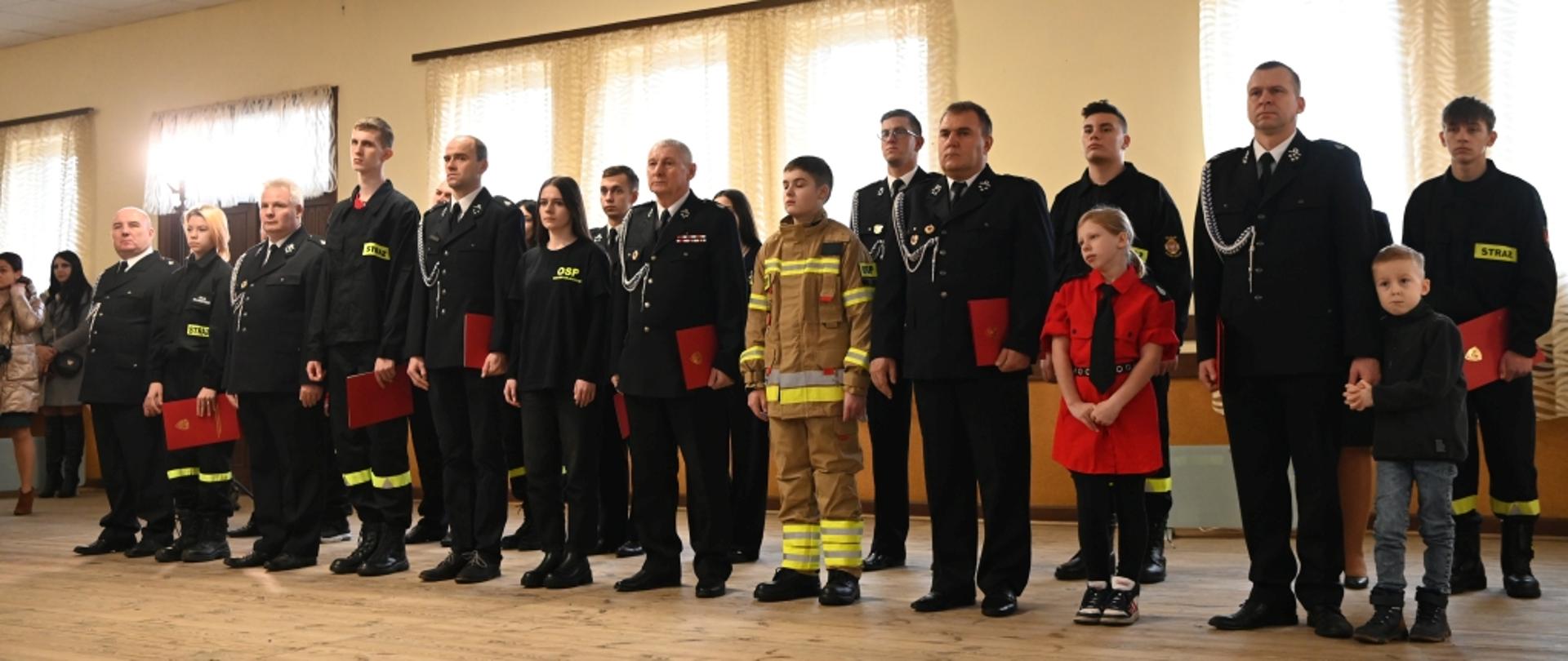 Uroczyste wręczenie promes dla Młodzieżowych Drużyn Pożarniczych z terenu powiatu sochaczewskiego