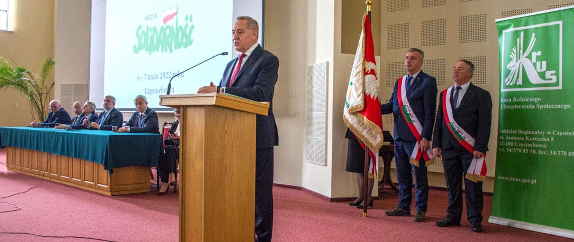 Wicepremier, minister rolnictwa i rozwoju wsi Henryk Kowalczyk był dziś gościem jubileuszowego X Krajowego Zjazdu Sprawozdawczo-Wyborczego Delegatów NSZZ Rolników Indywidualnych „Solidarność”.