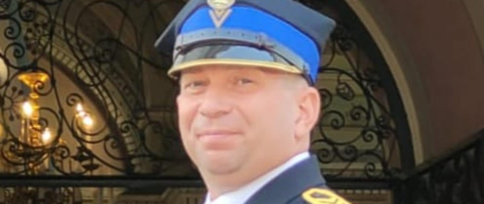 Fotografia przedstawiająca strażaka z KP PSP w Szydłowcu