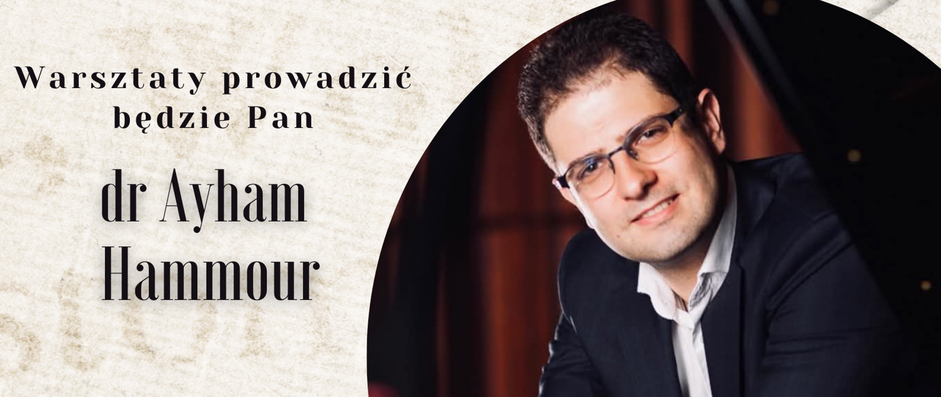 Plakat przedstawia w górnej części napis drukowanymi literami warsztaty fortepianowe poniżej napis lubię grać oraz zapraszamy uczniów klas fortepianu nauczycieli i rodziców a poniżej w kolorze czerwonym 3 grudnia 2024 start o godzinie 14:00 poniżej logo szkoły I NAZWA szkoły państwowa szkoła muzyczna pierwszego stopnia imienia Feliksa Rybickiego w Starachowicach po prawej stronie na Górze plakatu widać fragment klawiatury a poniżej zdjęcie w półokręgu prowadzącego warsztaty