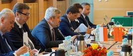 Minister Jan Krzysztof Ardanowski podczas rozmów oraz przedstawiciele polskiej delegacji