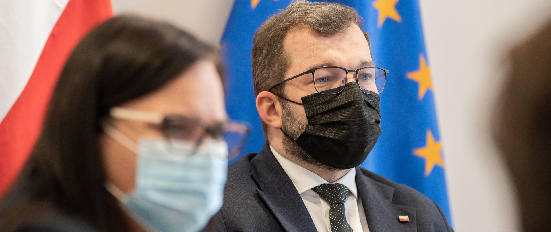 minister Grzegorz Puda i minister Małgorzata Jarosińska-Jedynak