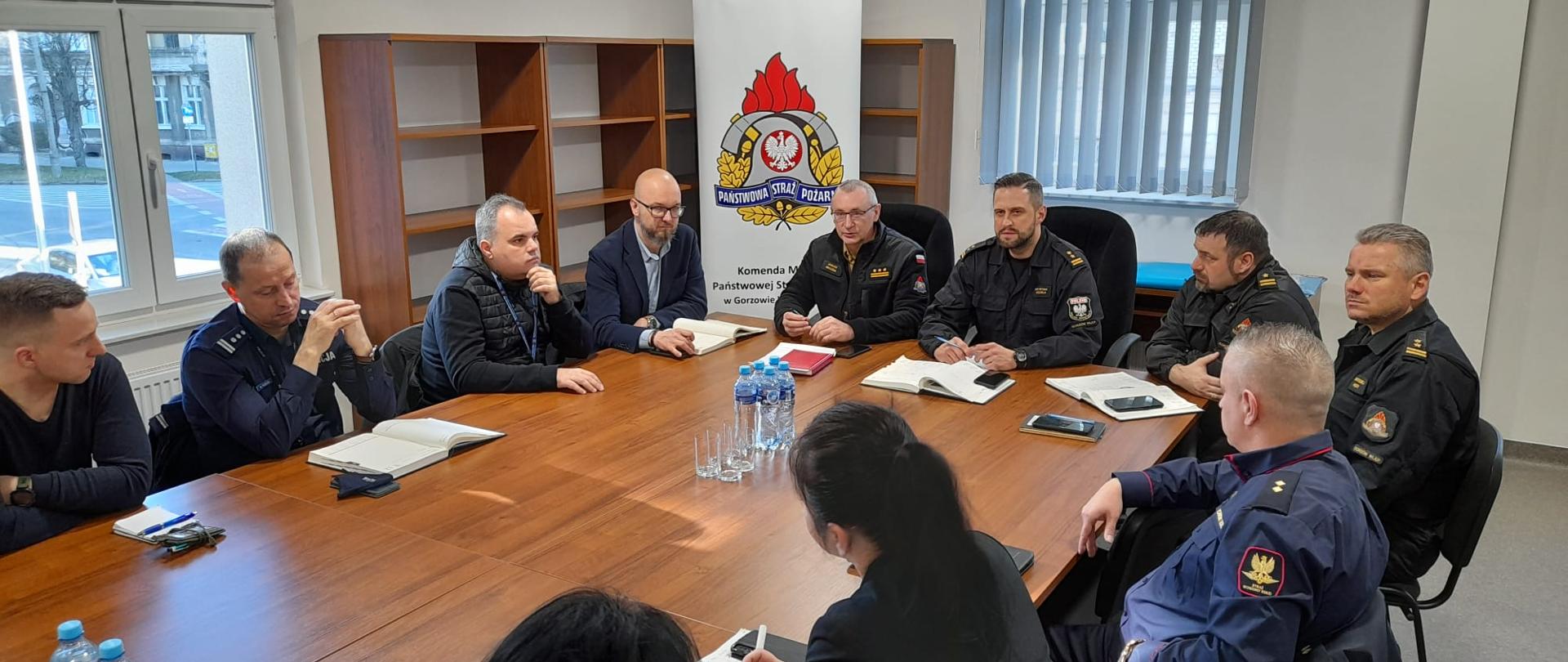 Narada dot. przyjazdu pociągów z uchodźcami