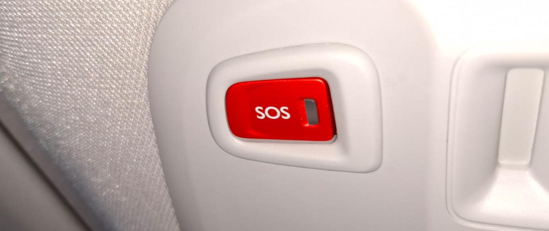 Zdjęcie przedstawia przycisk ECALL