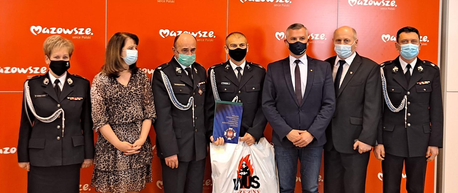 Druh z OSP Borkowice z tytułem Strażaka Miesiąca Listopada