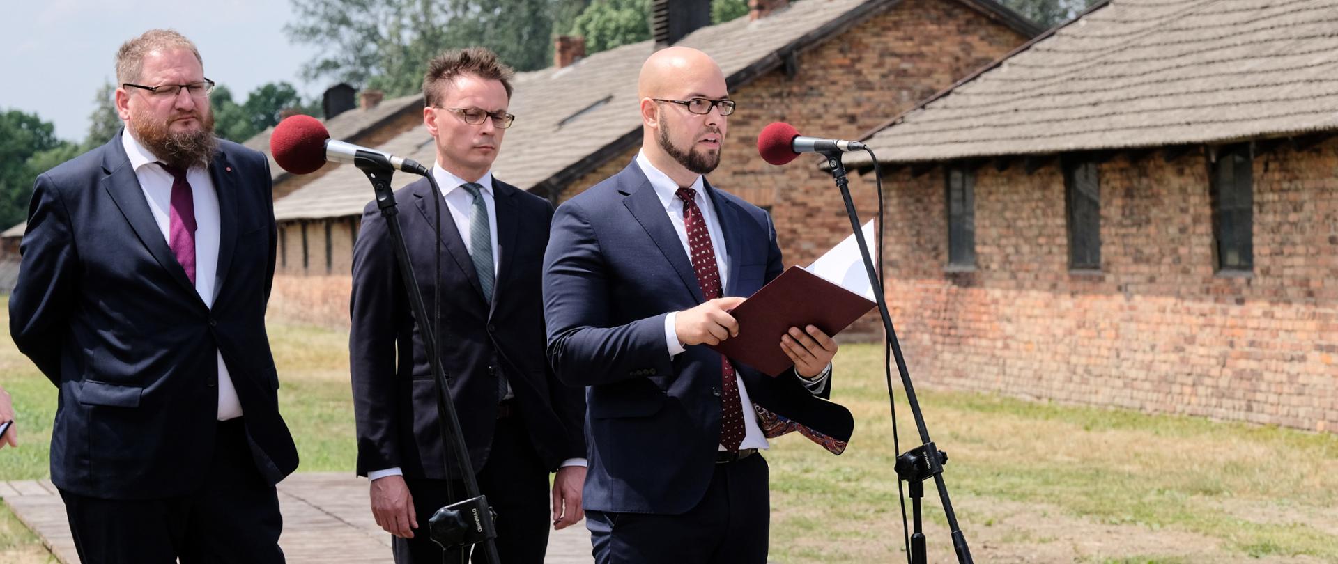 Muzeum Auschwitz zakończyło konserwację baraku w b. obozie Birkenau Fot. PAP/Hanna Bardo