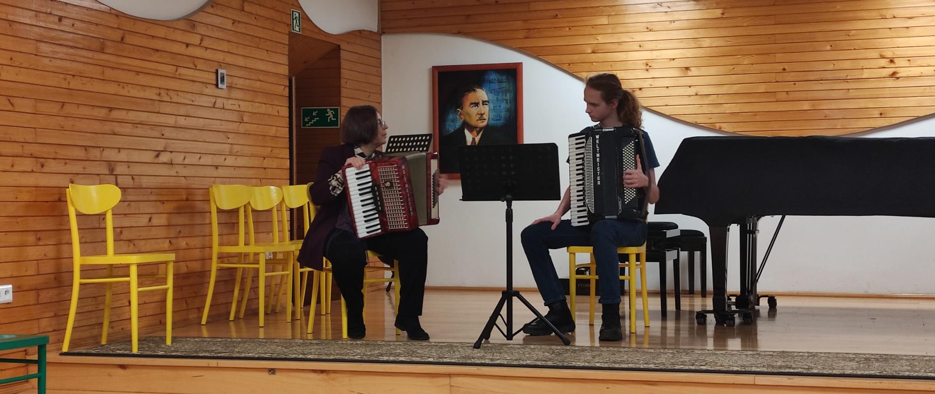 praca z uczniem podczas warsztatów