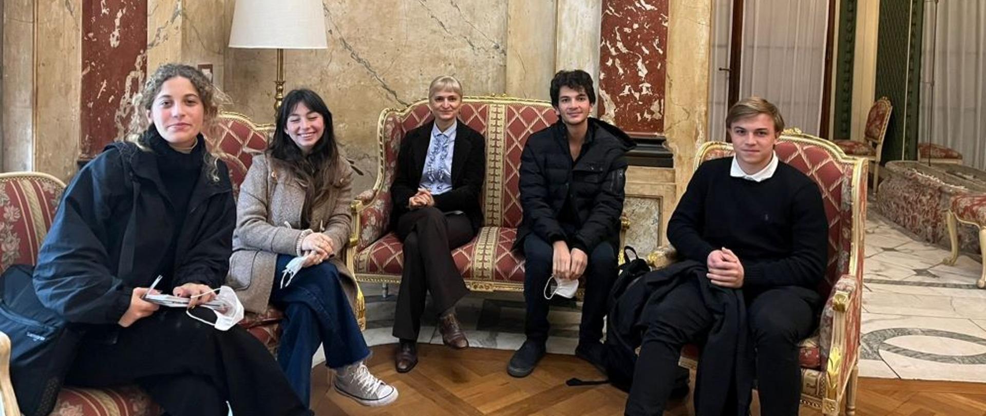 W spotkaniach uczestniczyli studenci i absolwenci Universidad de Buenos Aires, Universidad Católica Argentina i Universidad de San Andrés.