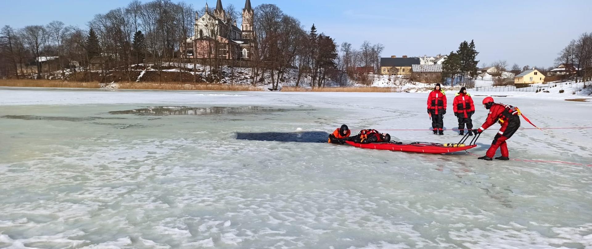 Ćwiczenia z zakresu ratownictwa lodowego 2021
