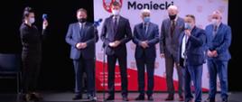 Przekazanie samorządowcom z powiatu monieckiego promes inwestycyjnych pierwszej edycji Programu Inwestycji Strategicznych w ramach Polskiego Ładu