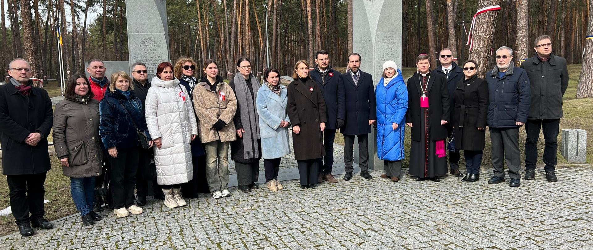 „Niech pamięć będzie naszą siłą” – wizyta ministry Hanny Wróblewskiej w Bykowni, fot. MKiDN