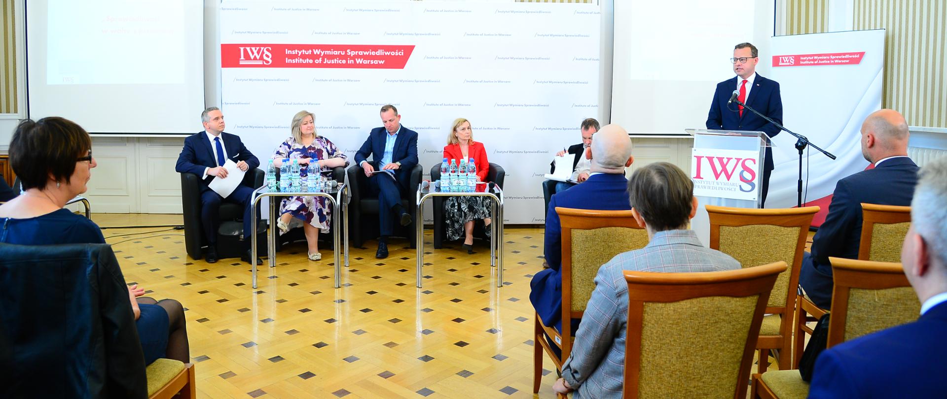 Konferencja naukowa w Instytucie Wymiaru Sprawiedliwości z udziałem wiceministra sprawiedliwości Marcina Romanowskiego