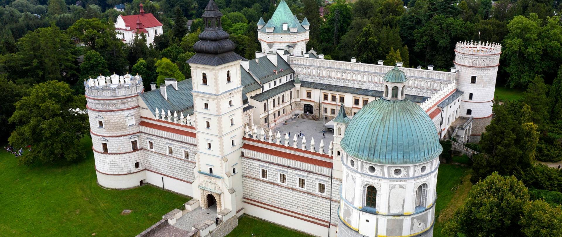 Znamy obiekty nominowane w konkursie Zabytek Zadbany 2022 oraz laureatów nagród w kategorii specjalnej, fot. PAP/Darek Delmanowicz