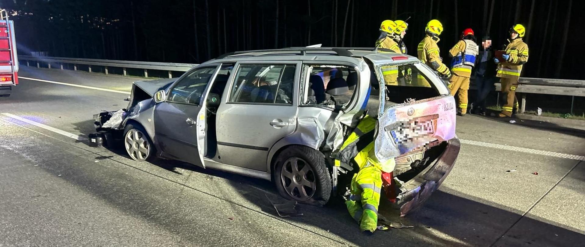 Zderzenie dwóch samochodów na 94,9km A2