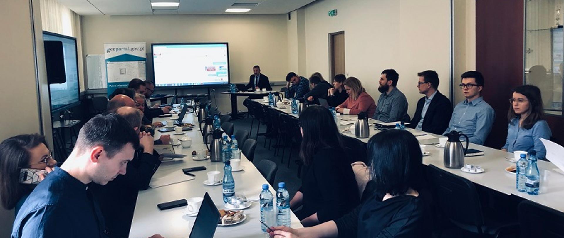 Członkowie podczas posiedzenia Rady IIP.