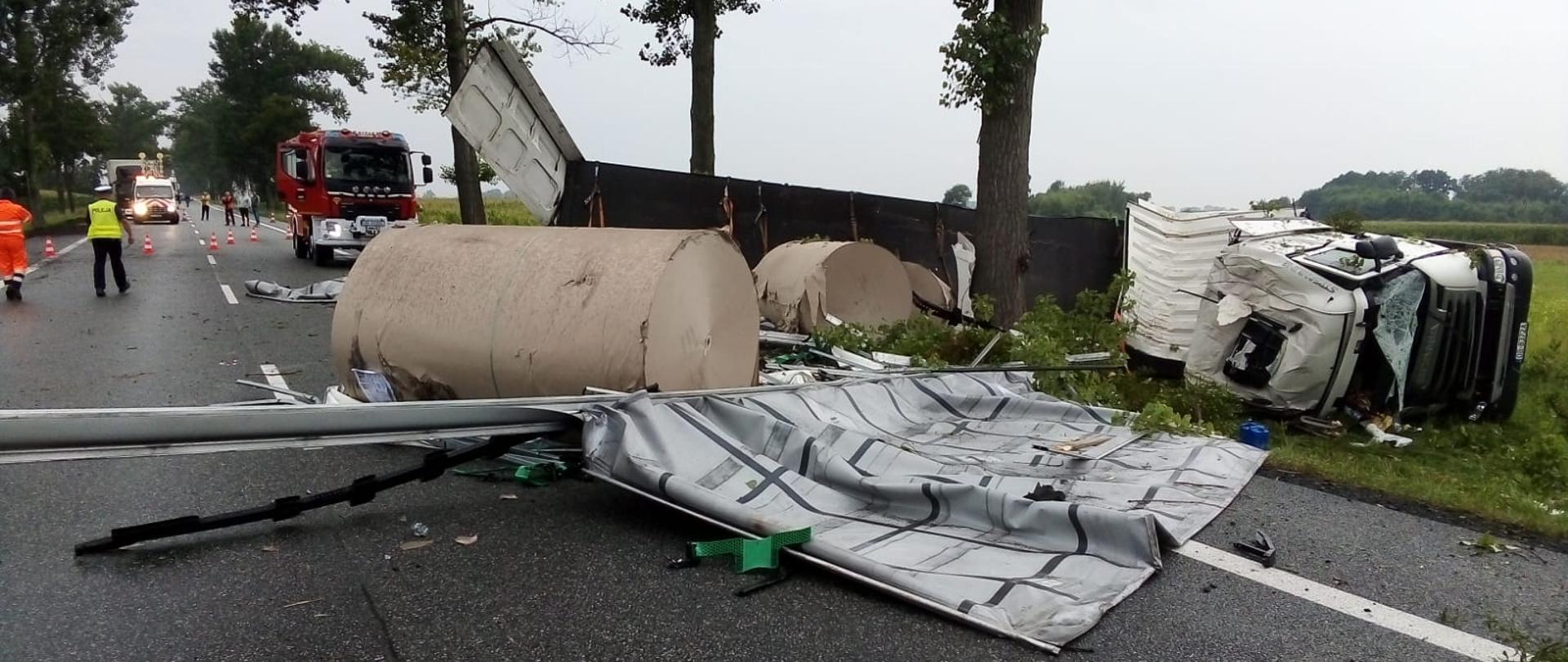 Wypadek z udziałem samochodu ciężarowego na DK 39 w pobliżu miejscowości Łukowice Brzeskie