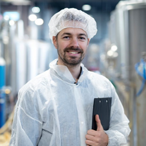 kontroler w odzieży ochronnej