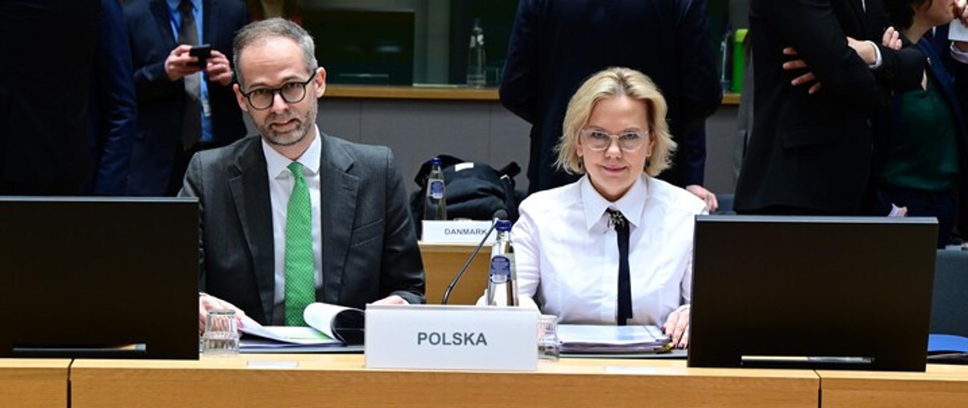 Minister Anna Moskwa i wiceminister Adam Guibourgé-Czetwertyński na posiedzeniu Rady UE ds. energii