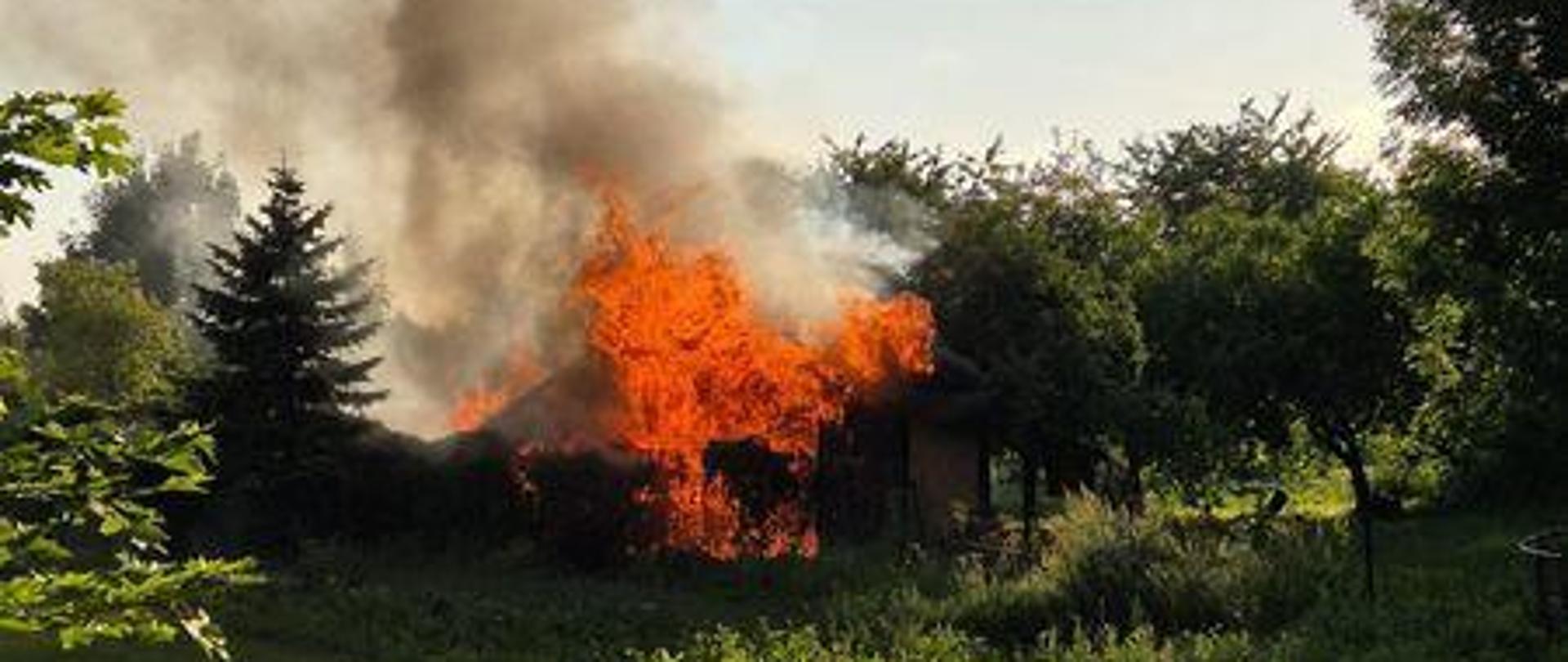 Pożar altany w Bezledach