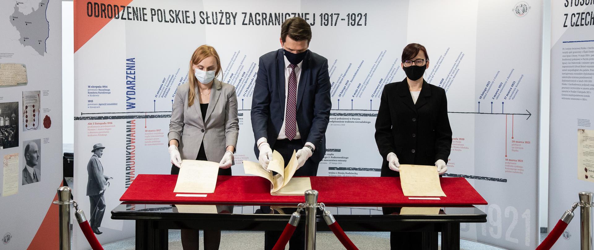 2021.03.12 Warszawa . Minister Marcin Przydacz . Prezentacja Traktat Ryski .Fot. Lucja Sucharska / MSZ