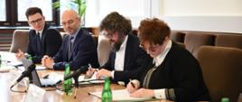 Spotkanie prasowe ministra klimatu Michała Kurtyki ws. pilotażowego programu "Słoneczne dachy"