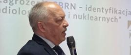 dr Adam Sidor Podkarpacki Państwowy Wojewódzki Inspektor Sanitarny podczas wystąpienia.
