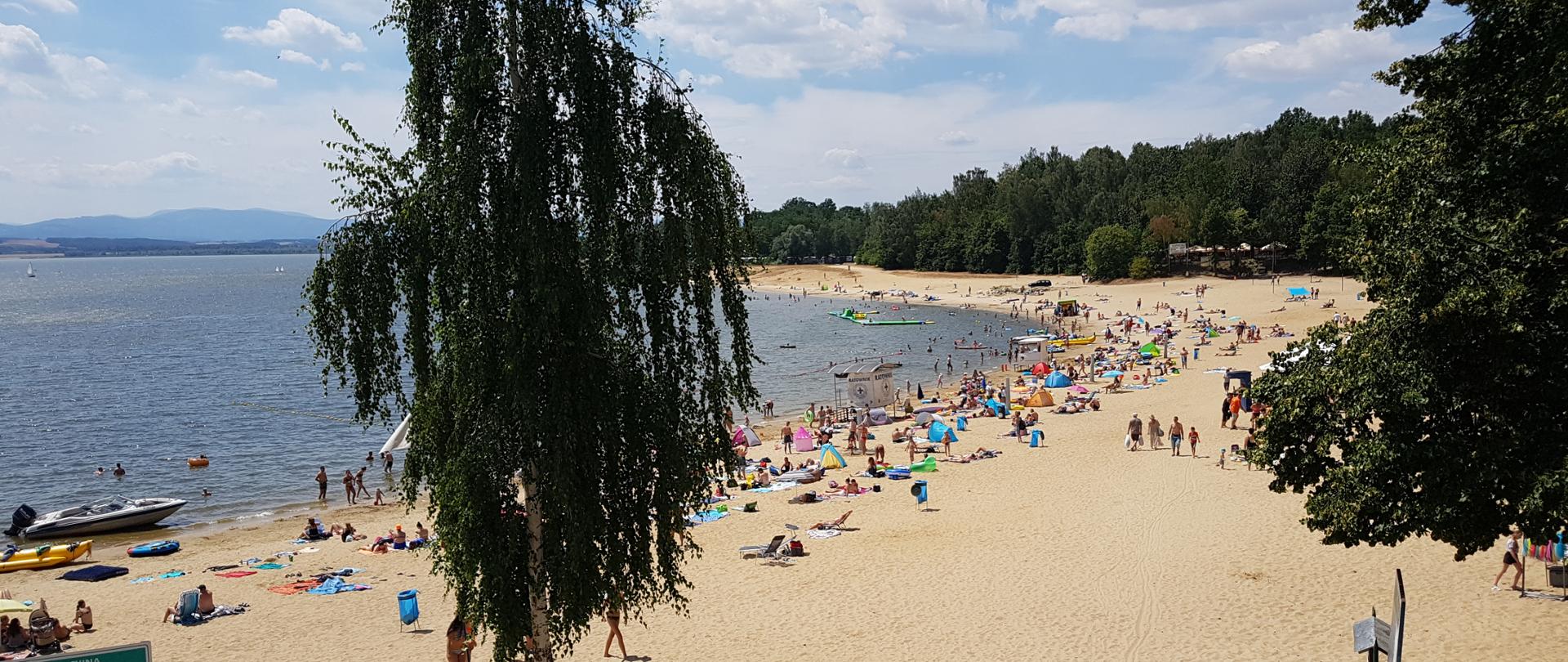 Plaża nad Jeziorem Nyskim w Skorochowie