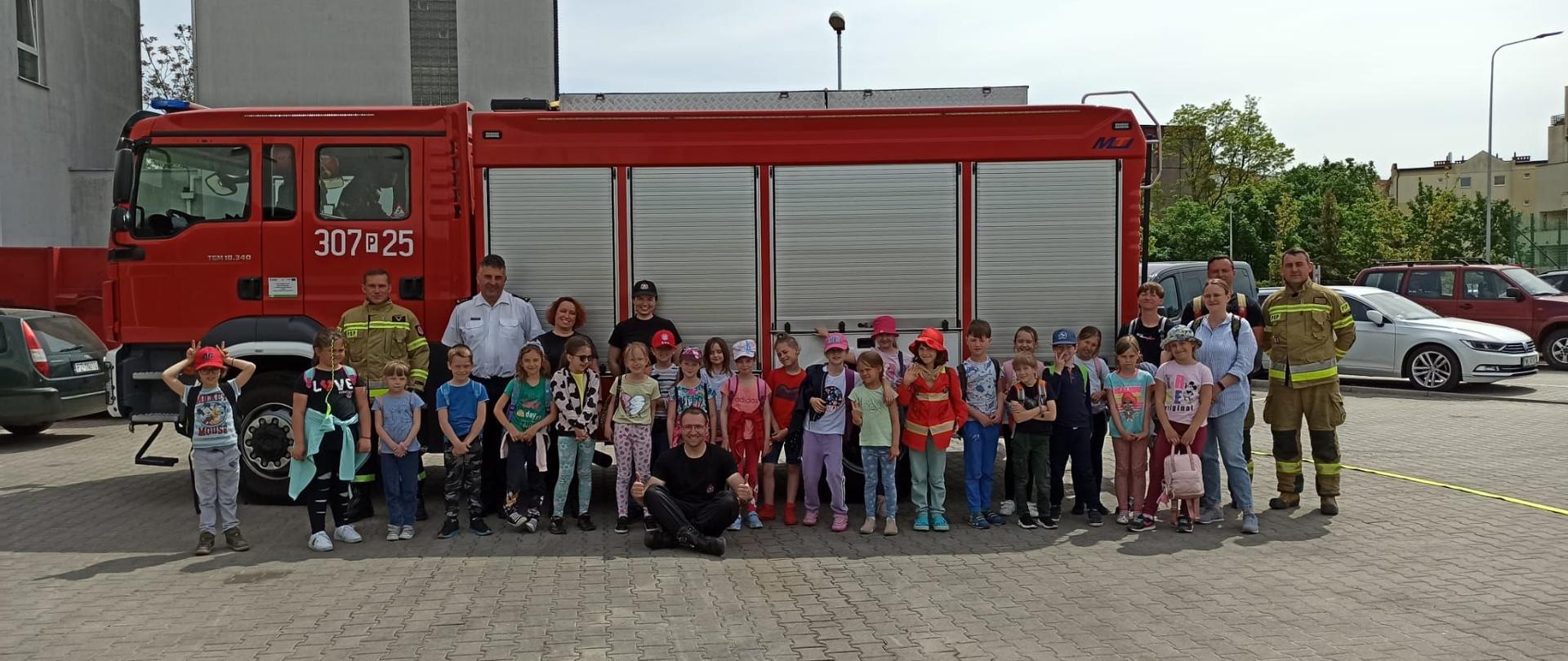 Laureaci CZAD-owego konkursu z wizyta w poznańskiej Jednostce 