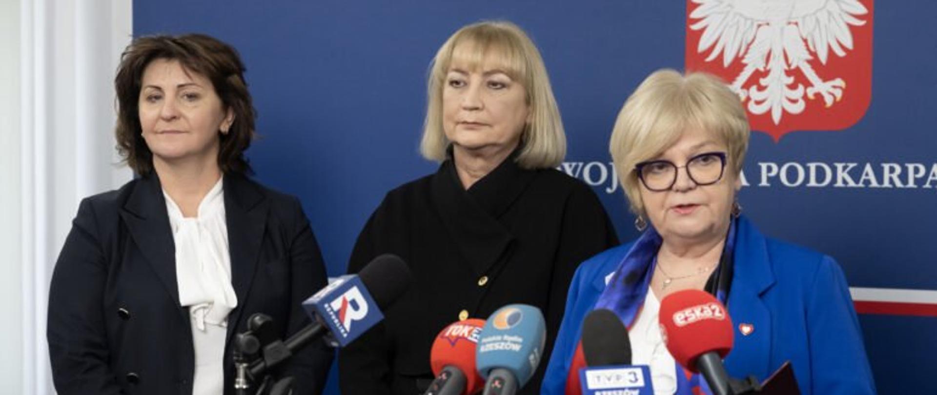 Wojewoda podkarpacki Teresa Kubas-Hul podczas konferencji prasowej