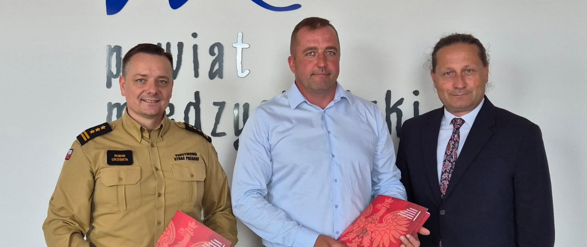umowa na budowę Powiatowego Magazynu Obrony Cywilnej w Międzychodzie