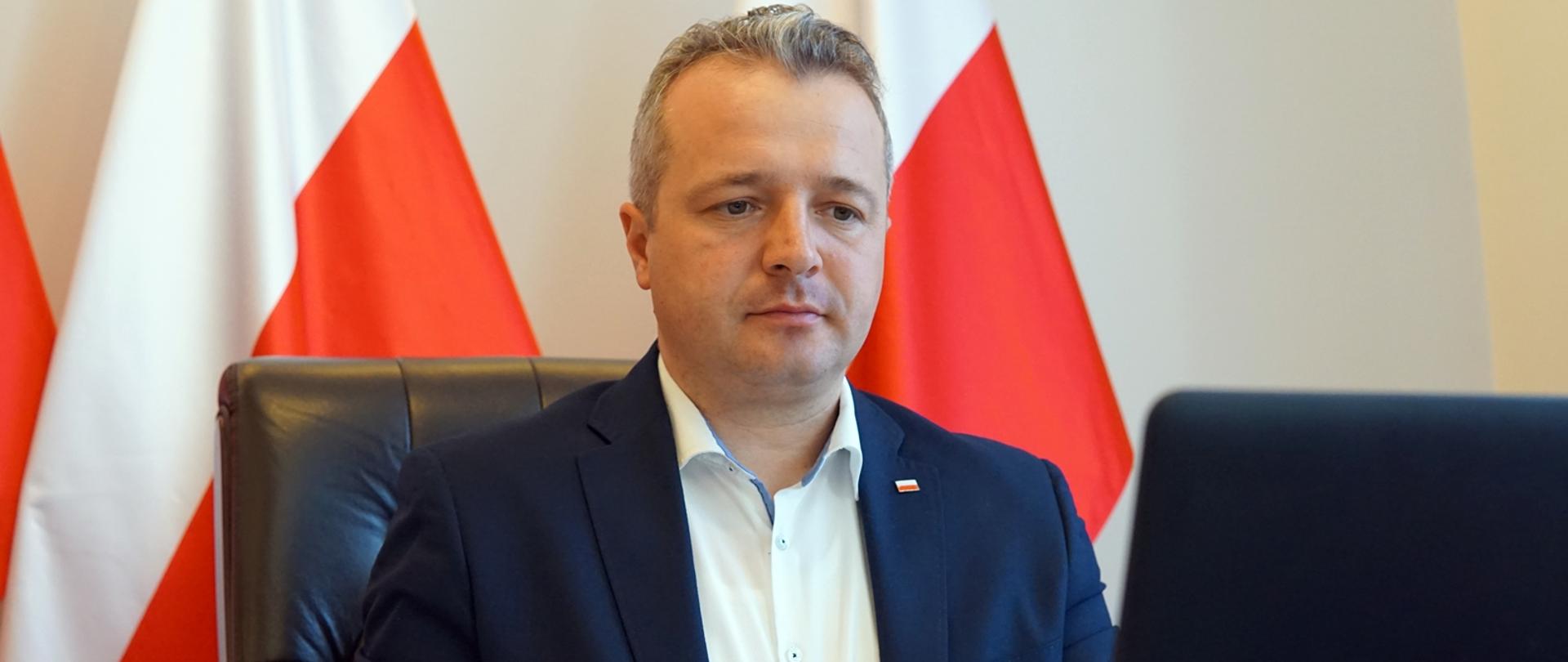 Spotkanie wojewody z przedstawicielami samorządów lekarzy oraz pielęgniarek i położnych