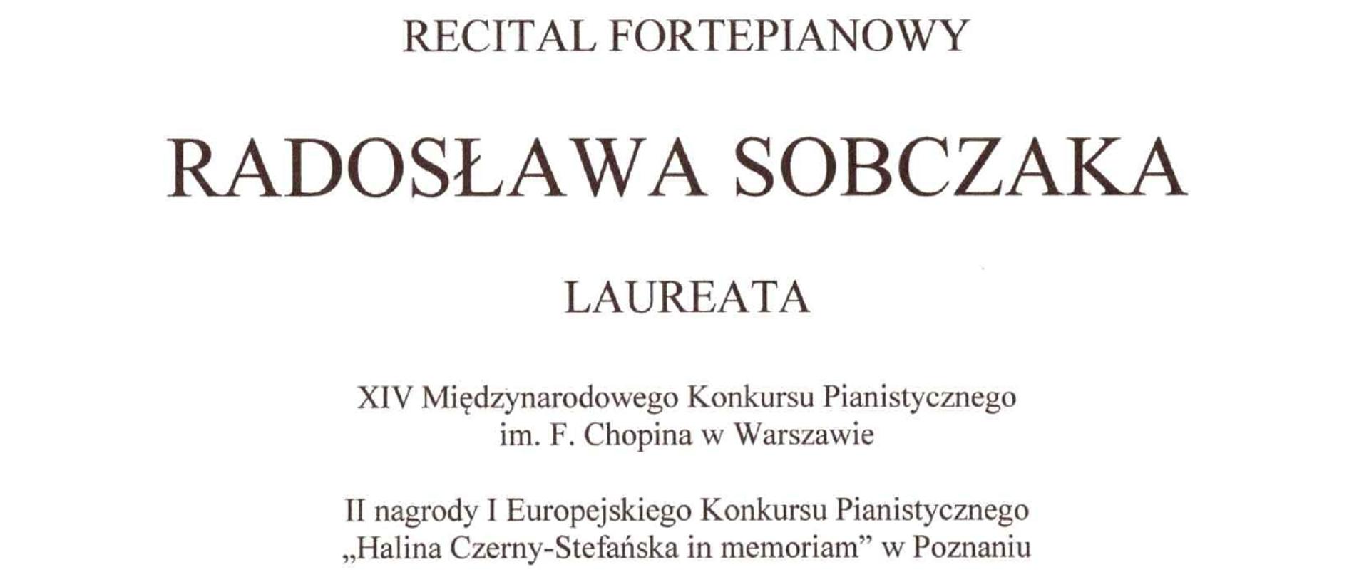 Plakat z informacją o recitalu fortepianowym Radosława Sobczaka, który odbędzie się we wtorek 28 listopada o godzinie 17:30 w sali koncertowej PSM I stopnia w Brodnicy 