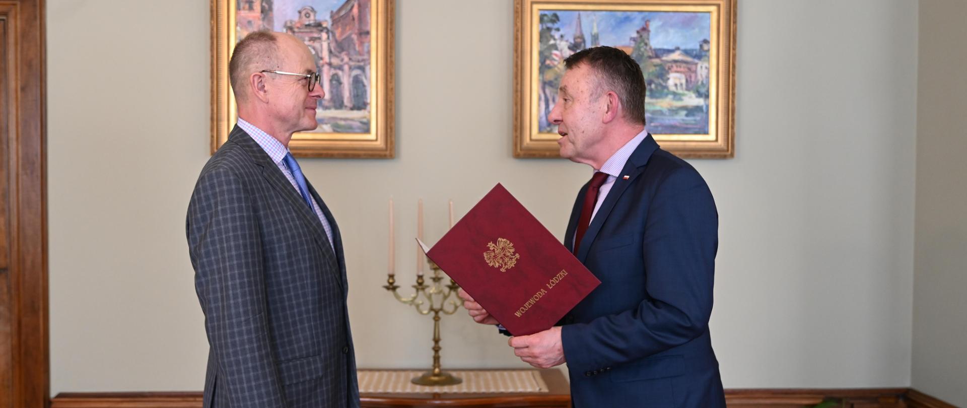 Profesor Jarosław Drożdż otrzymuje powołanie na konsultanta wojewódzkiego do spraw kardiologii 