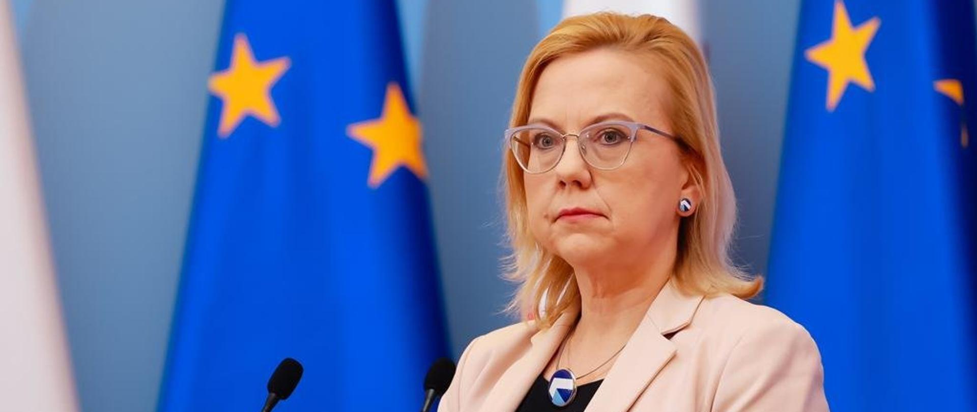 Minister Klimatu i Środowiska Anna Moskwa na konferencji w KPRM