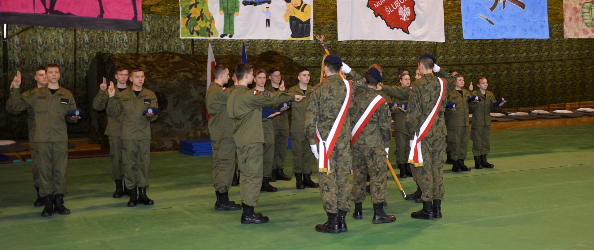 Ślubowanie klasy wojskowej Zespołu Szkół w Dąbrowie Białostockiej