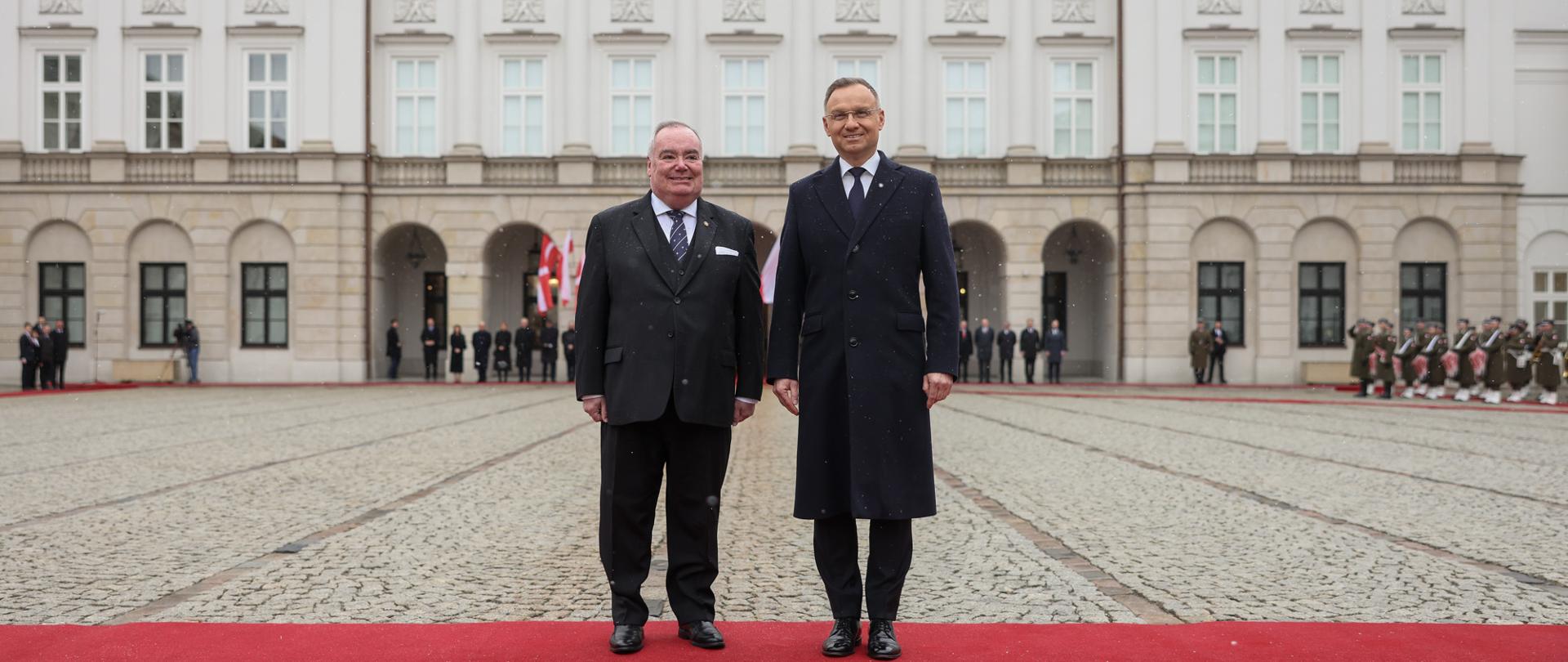 Na zdjęciu widać mężczyzn