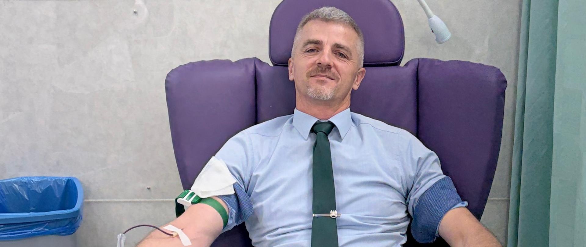 The Deputy Defence Attaché of the Republic of Poland in Saudi Arabia donates blood