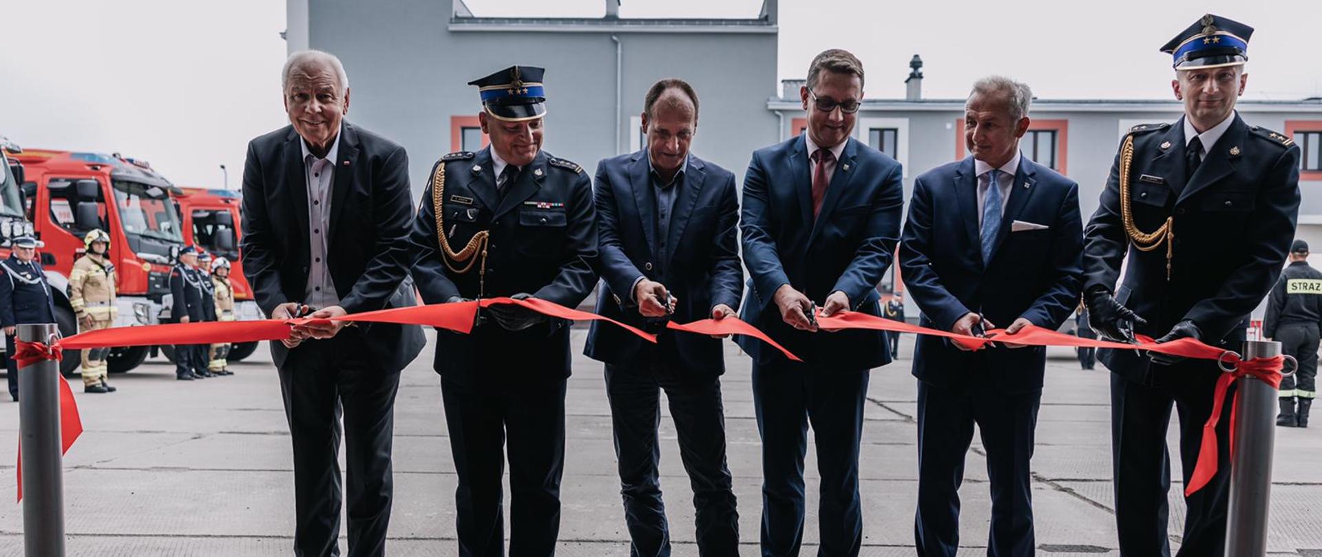 Otwarcie zmodernizowanej strażnicy w Brzegu oraz przekazanie samochodów pożarniczych jednostkom OSP