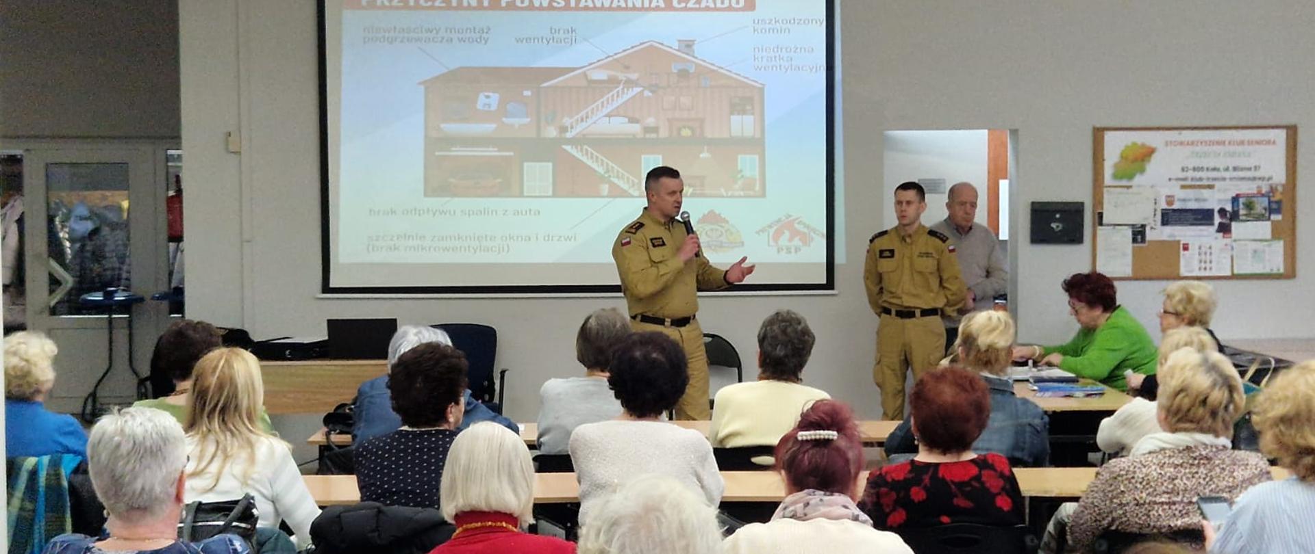 Strażacy podczas prewencji społecznej