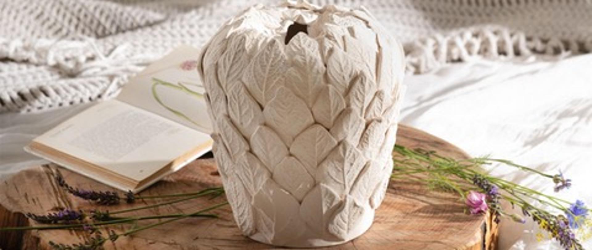 Rzeźba autorstwa Marzeny Małeckiej-Stanieckiej