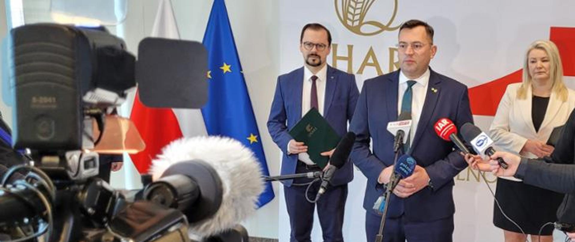 dr Przemysław Rzodkiewicz, Główny Inspektor JHARS, Stefan Krajewski, Sekretarz Stanu w Ministerstwie Rolnictwa i Rozwoju Wsi, dr Agnieszka Jarosińska, Lubelski Wojewódzki Inspektor JHARS