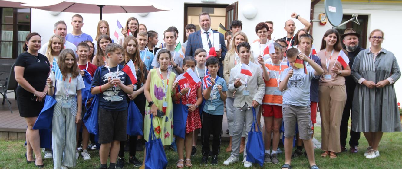 ¡Gracias por estar aqui!  – Ministro Przemyslaw Czarnik se reúne con niños de la diáspora polaca – Ministerio de Educación y Ciencia