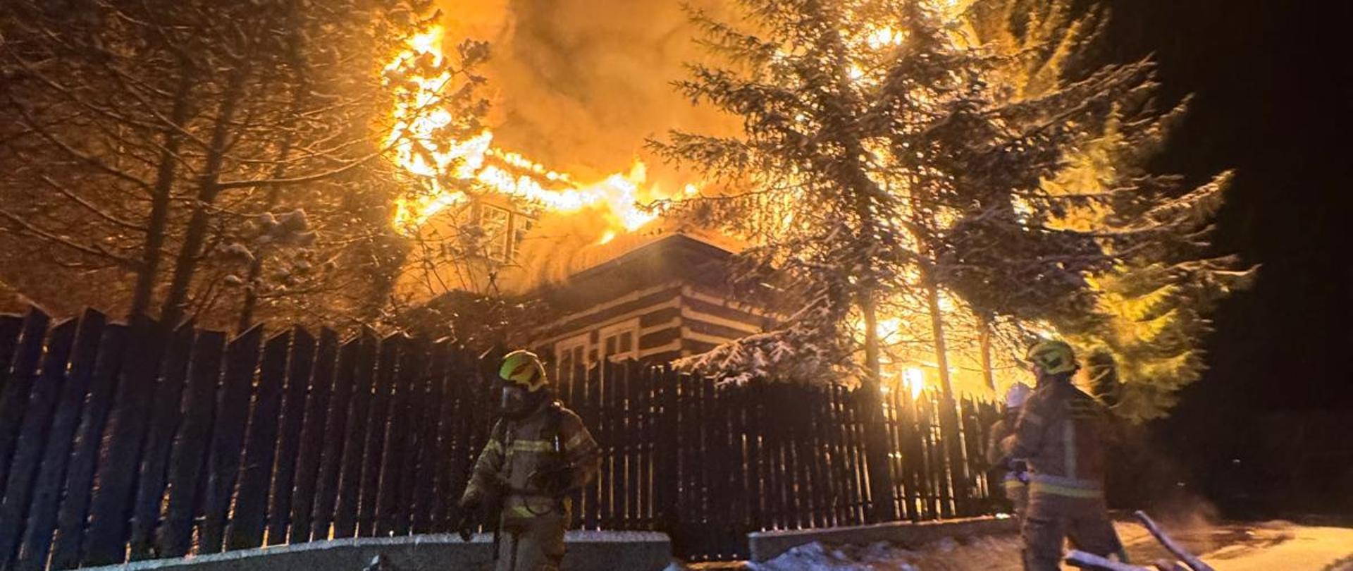 Pożar budynku mieszkalnego i gospodarczego w Pcimiu 