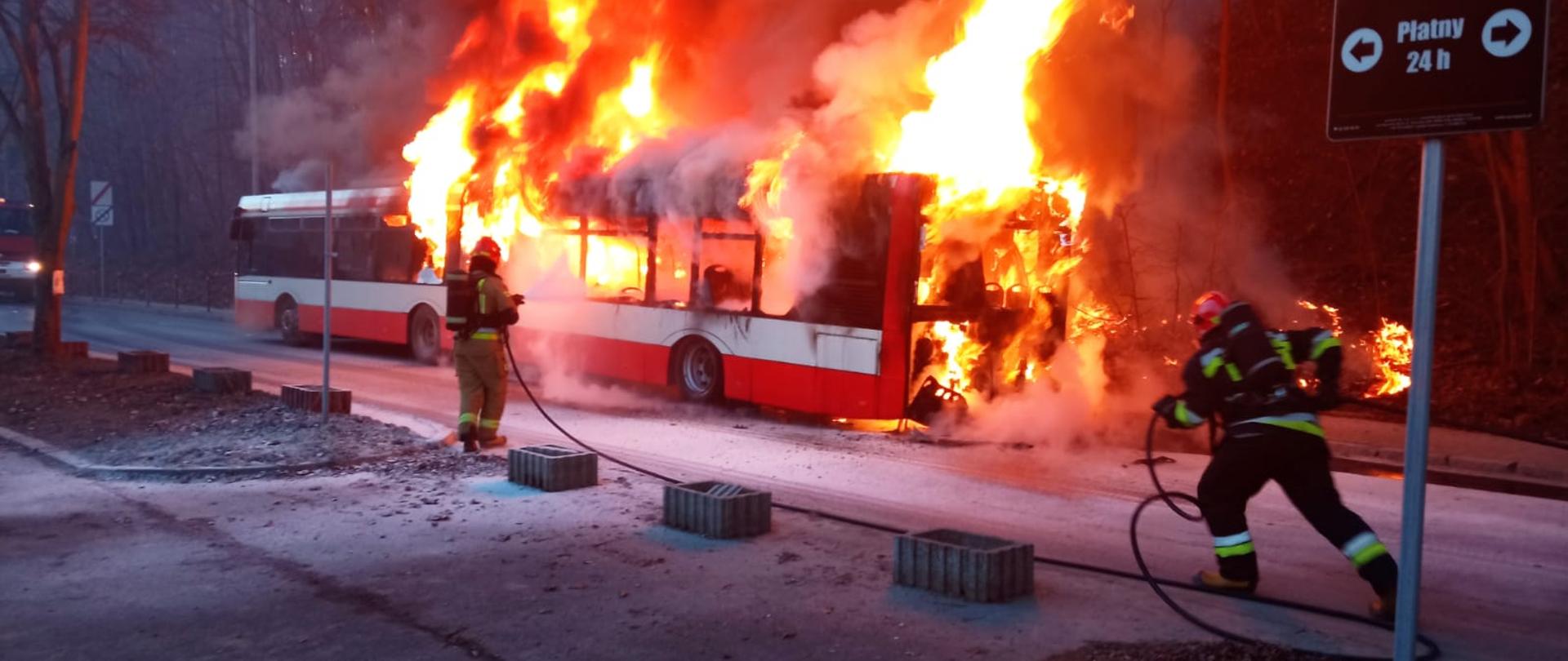 pożar autobusu 2