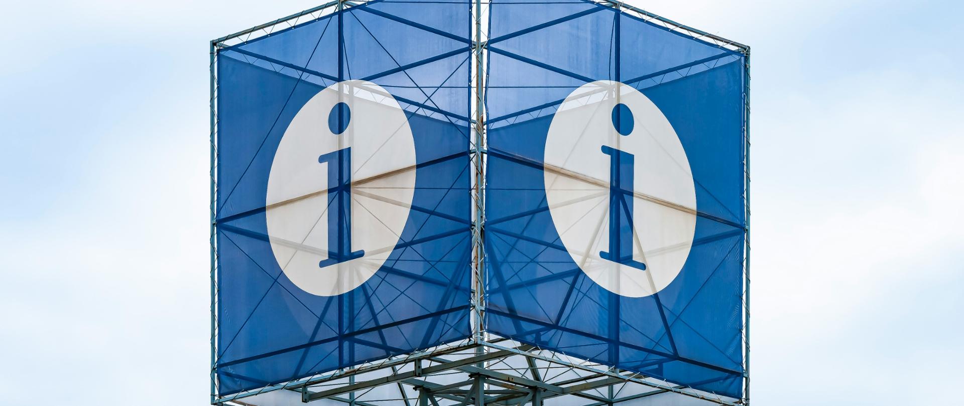 Znak informacyjny: litera i