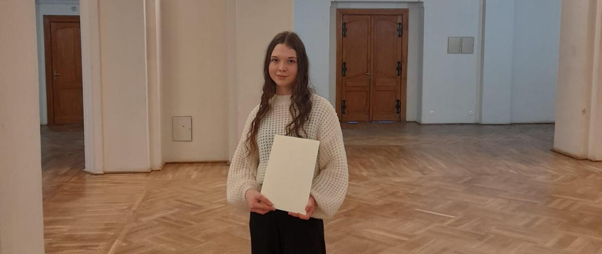 Magda Urban z przyznanym stypendium Prezesa Rady Ministrów 