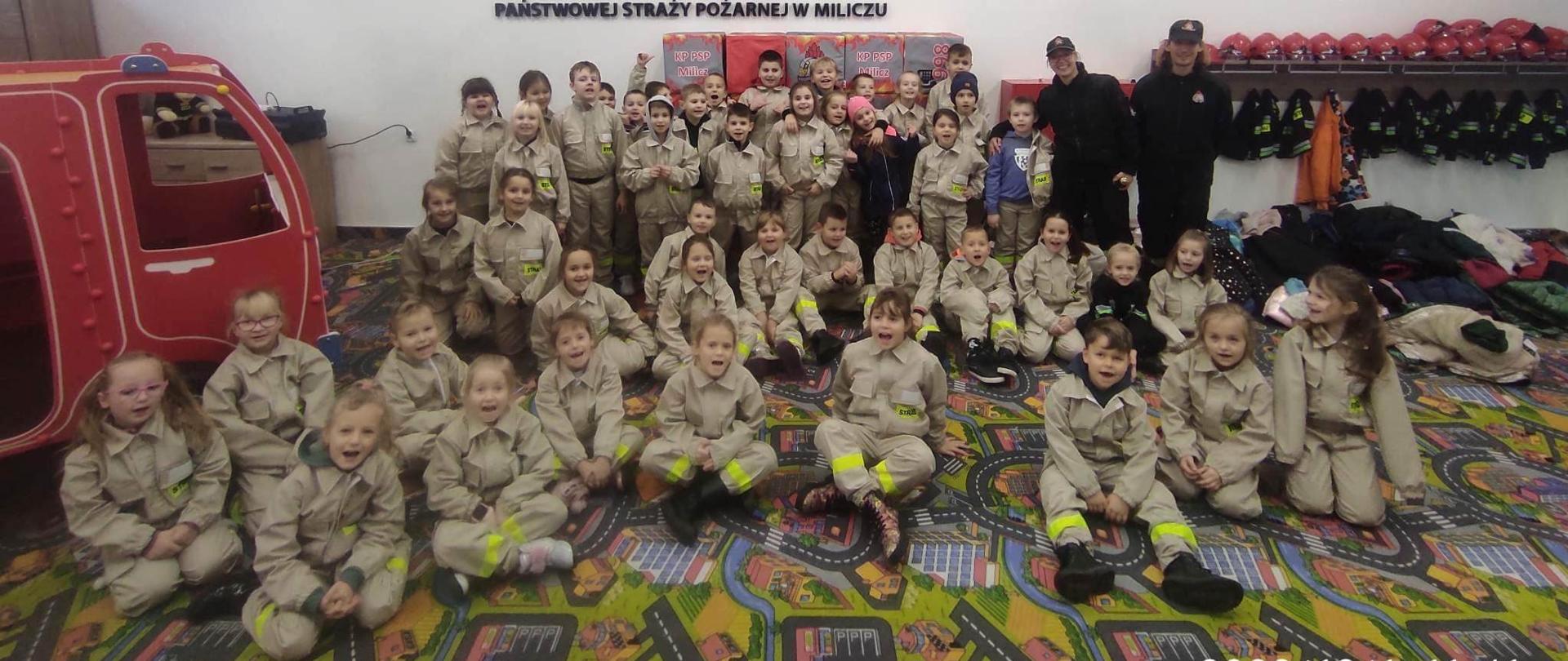 W NOWY ROK Z NOWYM WYPOSAŻENIEM DLA SALI EDUKACYJNEJ MAŁY STRAŻAK.