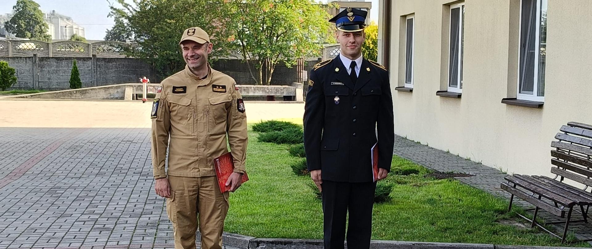 Na zdjęciu uroczysta zmiana służby z okazji 25-lecie służby i rozpoczęcia pracy w KP PSP w Rypinie 