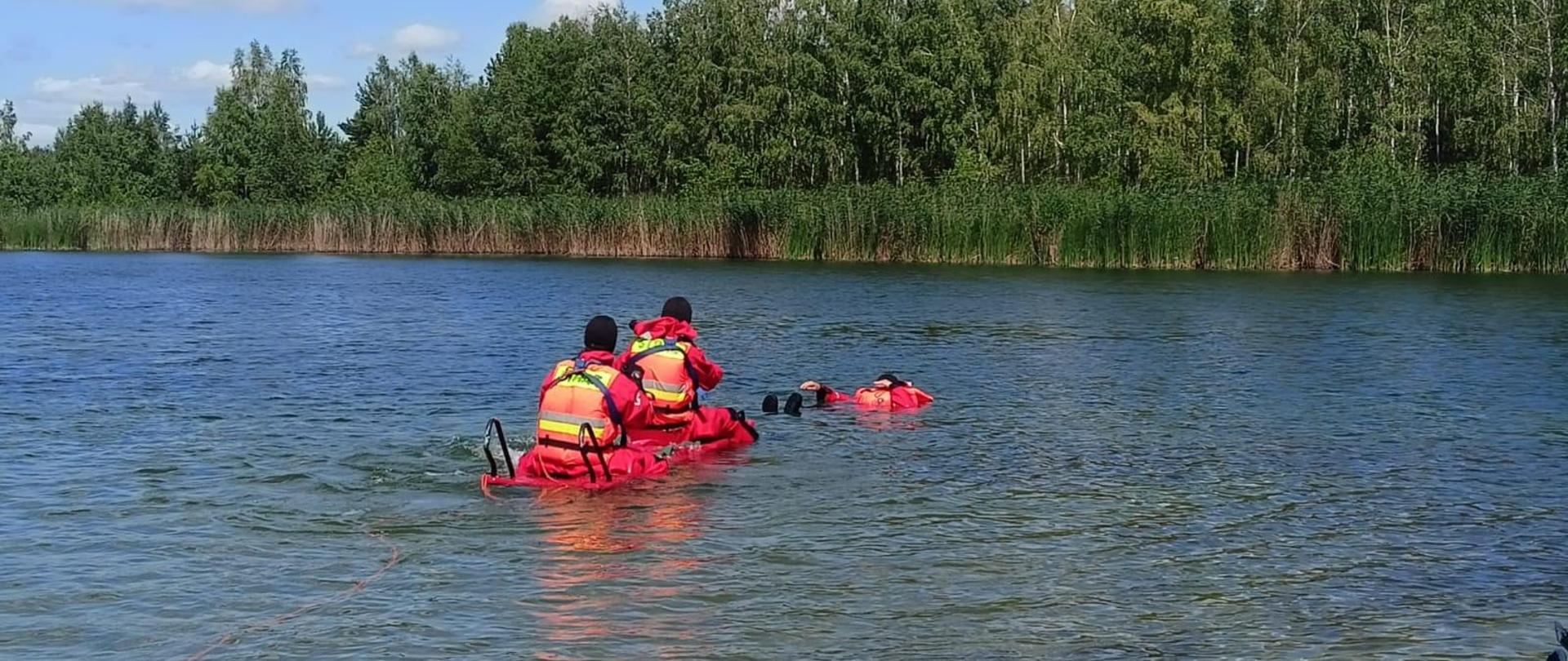 ćwiczenia z zakresu ratownictwa wodnego 